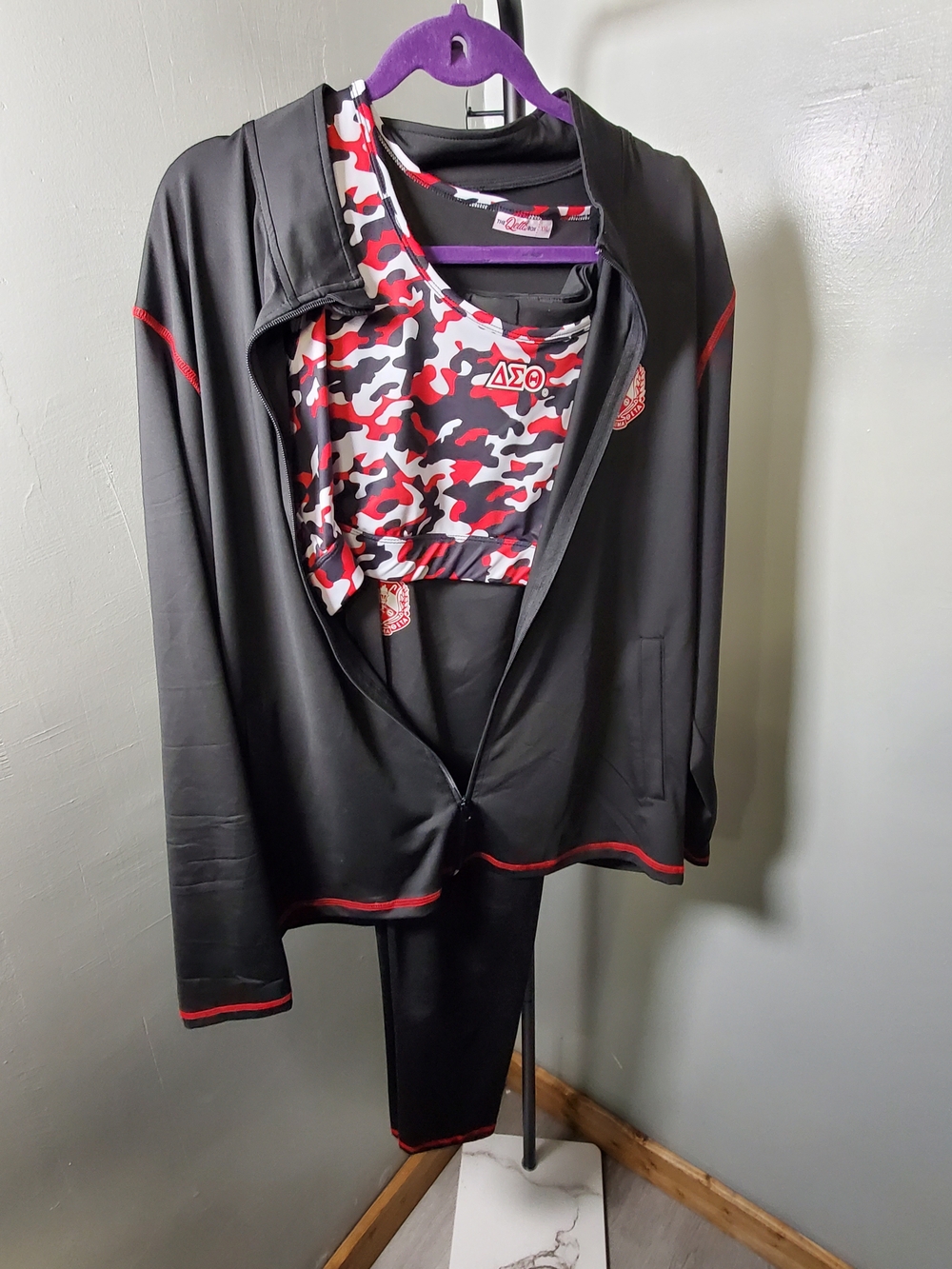 Delta 3 Piece Workout Outfit With Red/White/Black Camo Bra Top